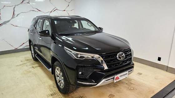 TOYOTA HILUX SW4 2.8 D-4D TURBO DIESEL SRX 7L 4X4 AUTOMÁTICO